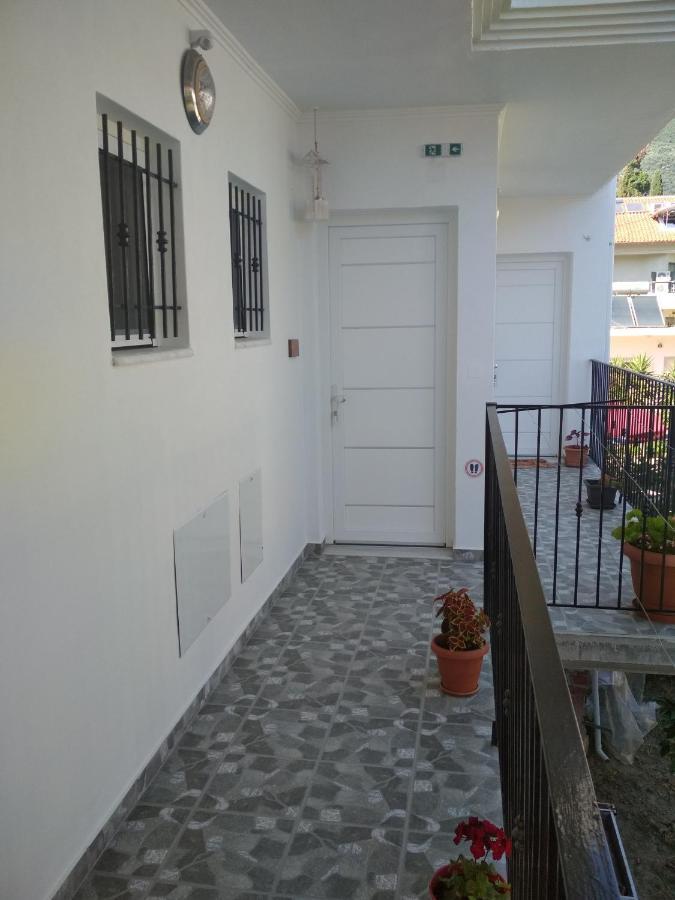 Appartement Perivoli Tessa'S à Parga Extérieur photo